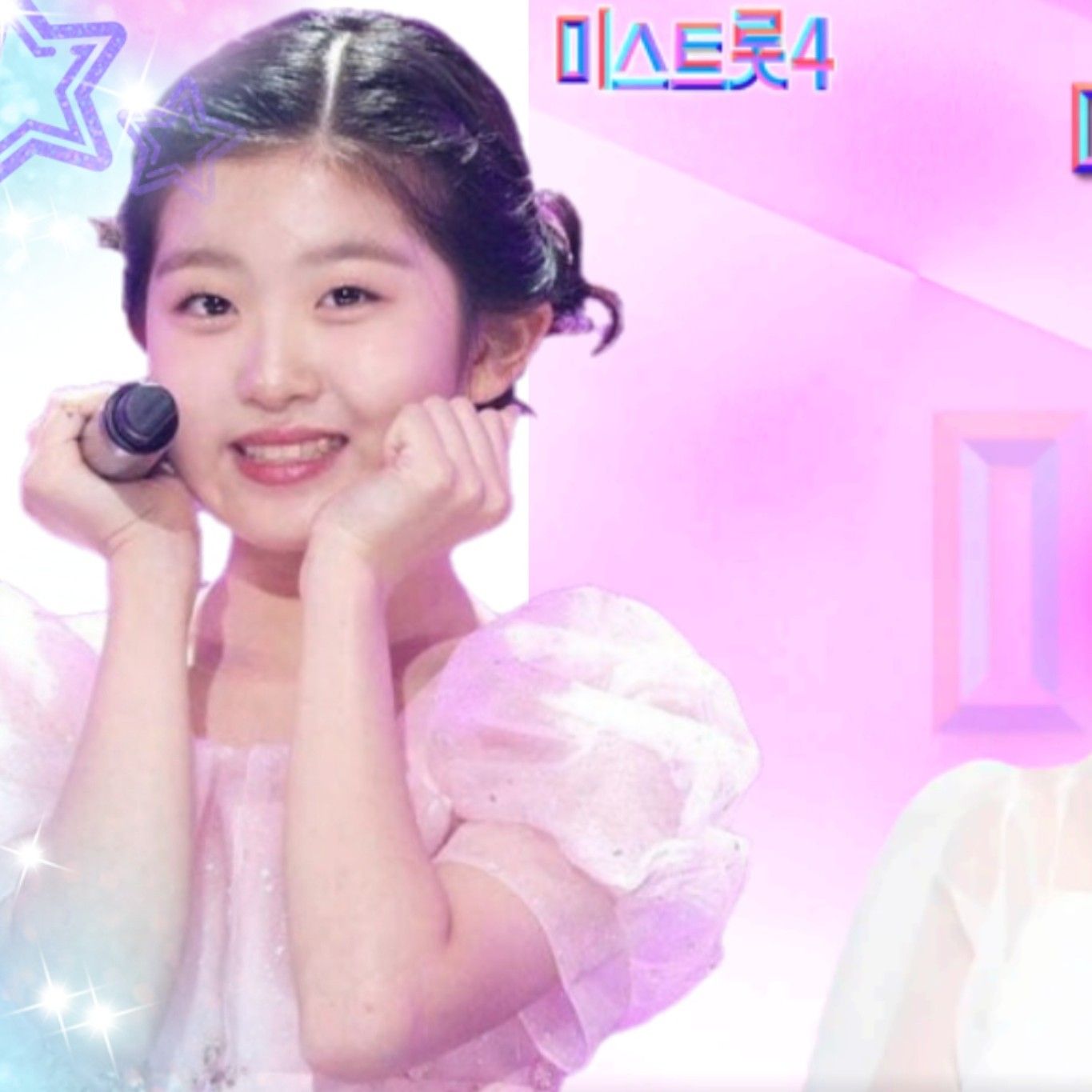 Behind-the-scenes cut of Yoon Yoonseo