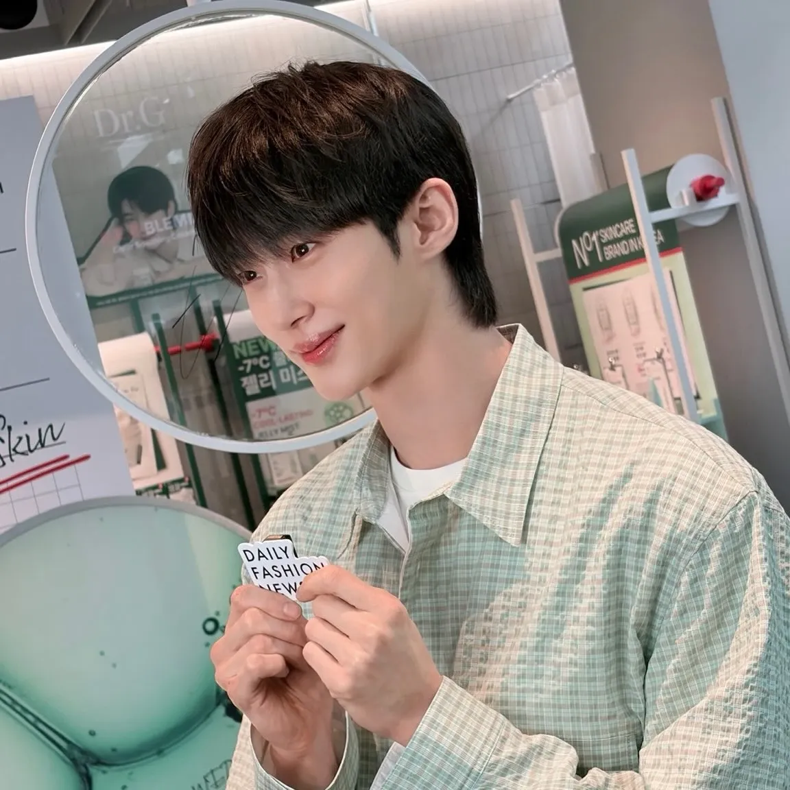 A moment captured by a fan of Byeon Wooseok