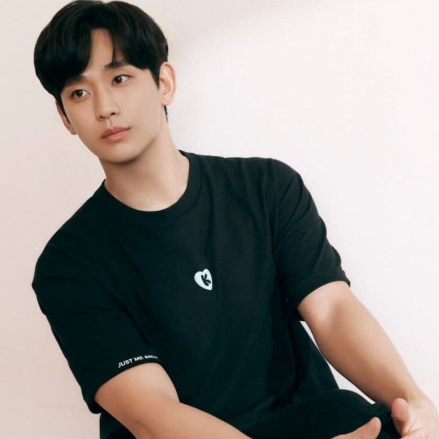A moment captured by a fan of Kim Soohyun