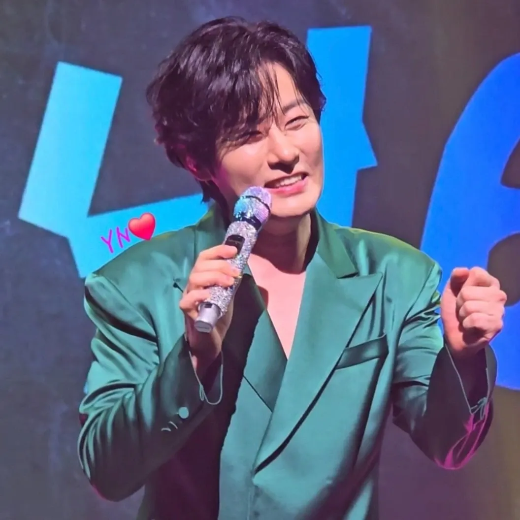 Behind-the-scenes cut of Kang Moonkyung