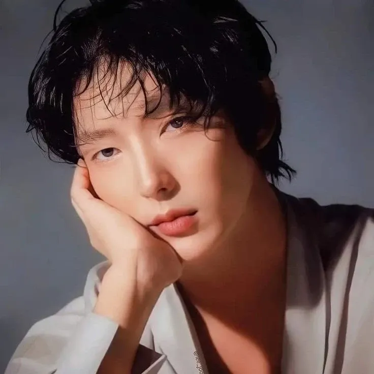 Latest photo of Lee Joongi