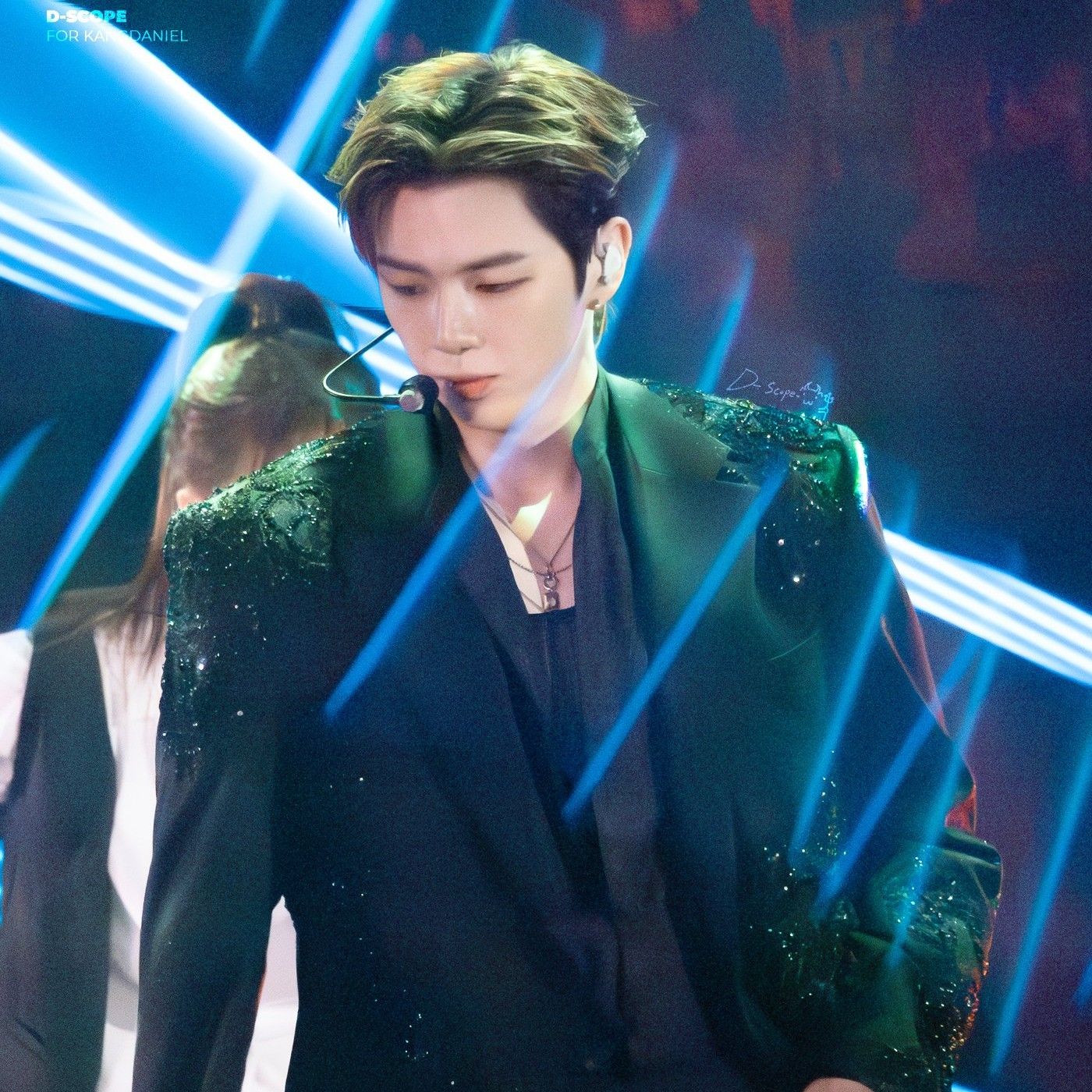 秘密の部屋のビハインドカット