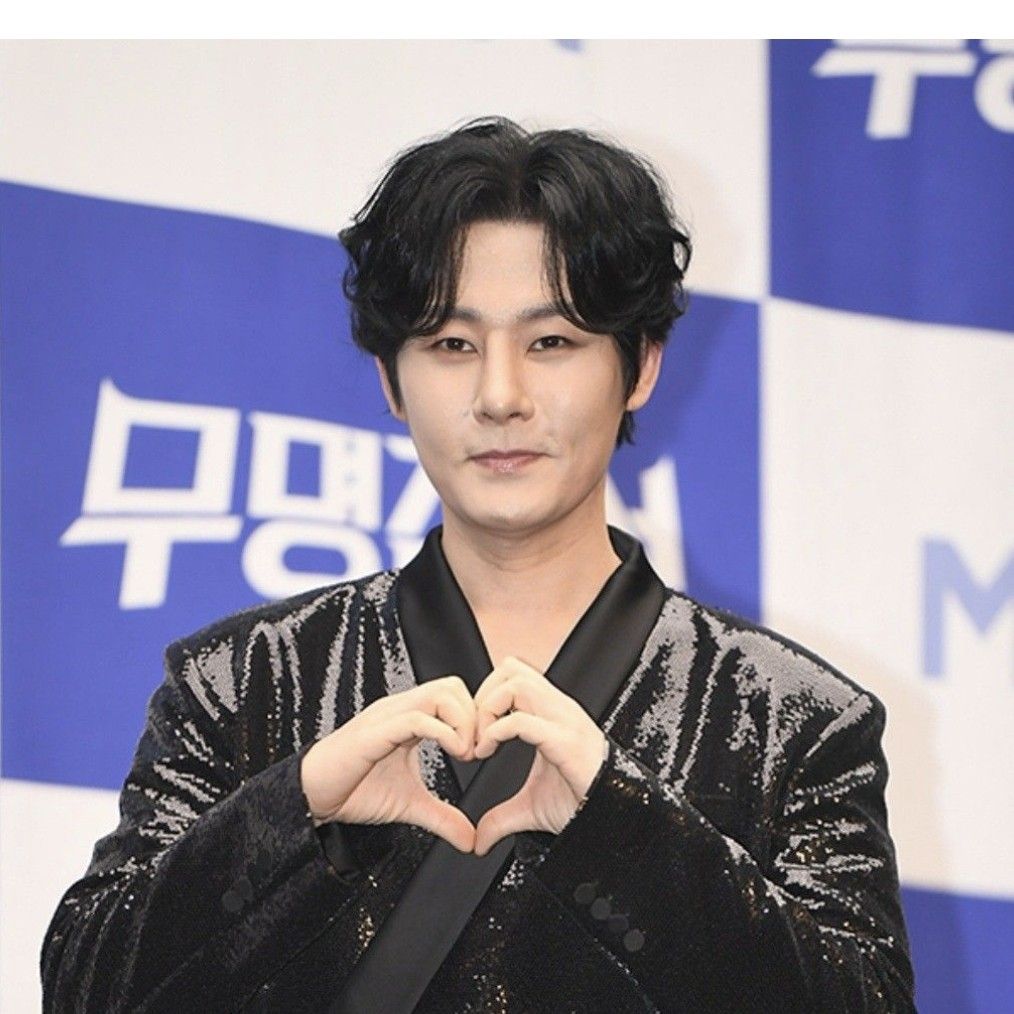 Behind-the-scenes cut of Kang Moonkyung