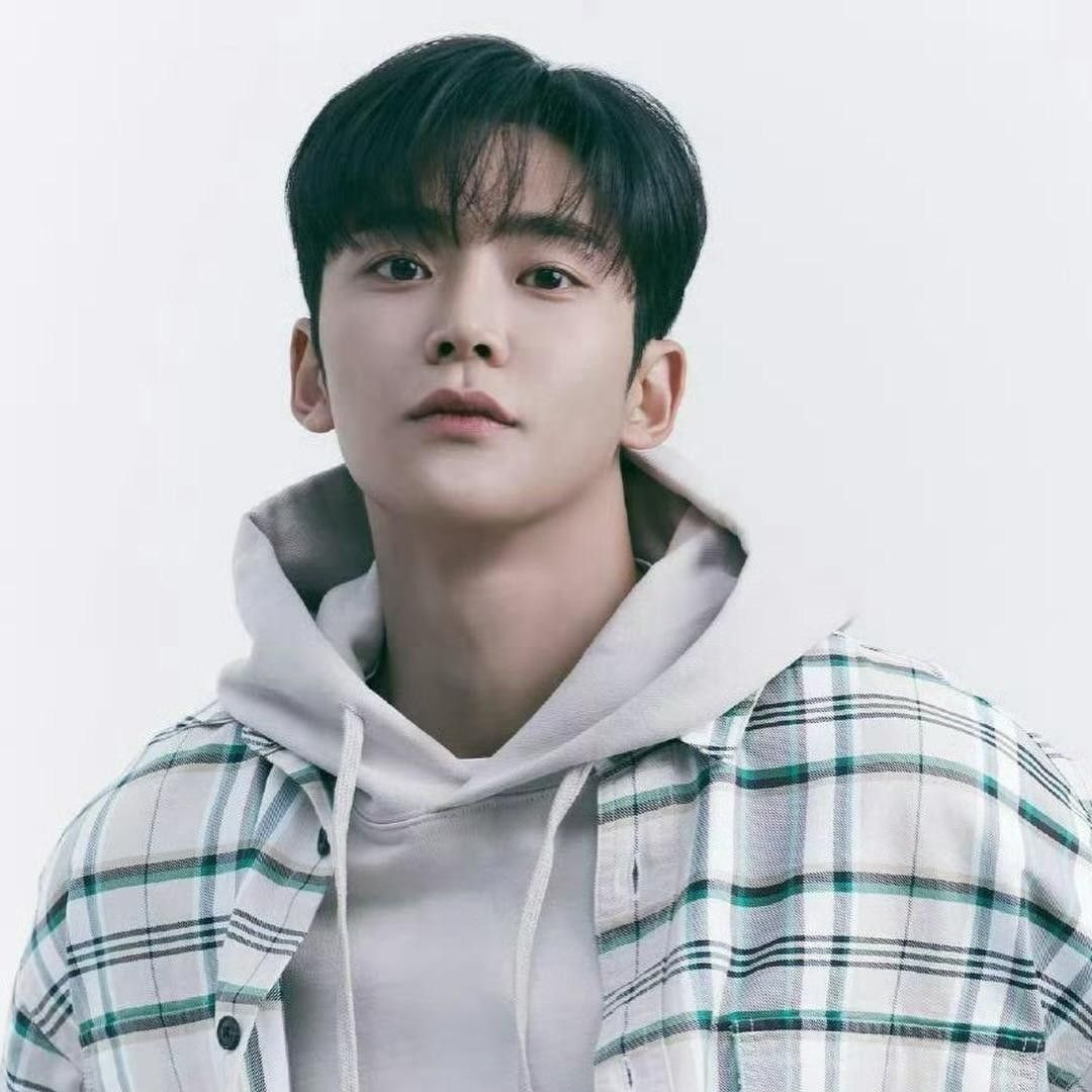 粉丝拍下的路云瞬间