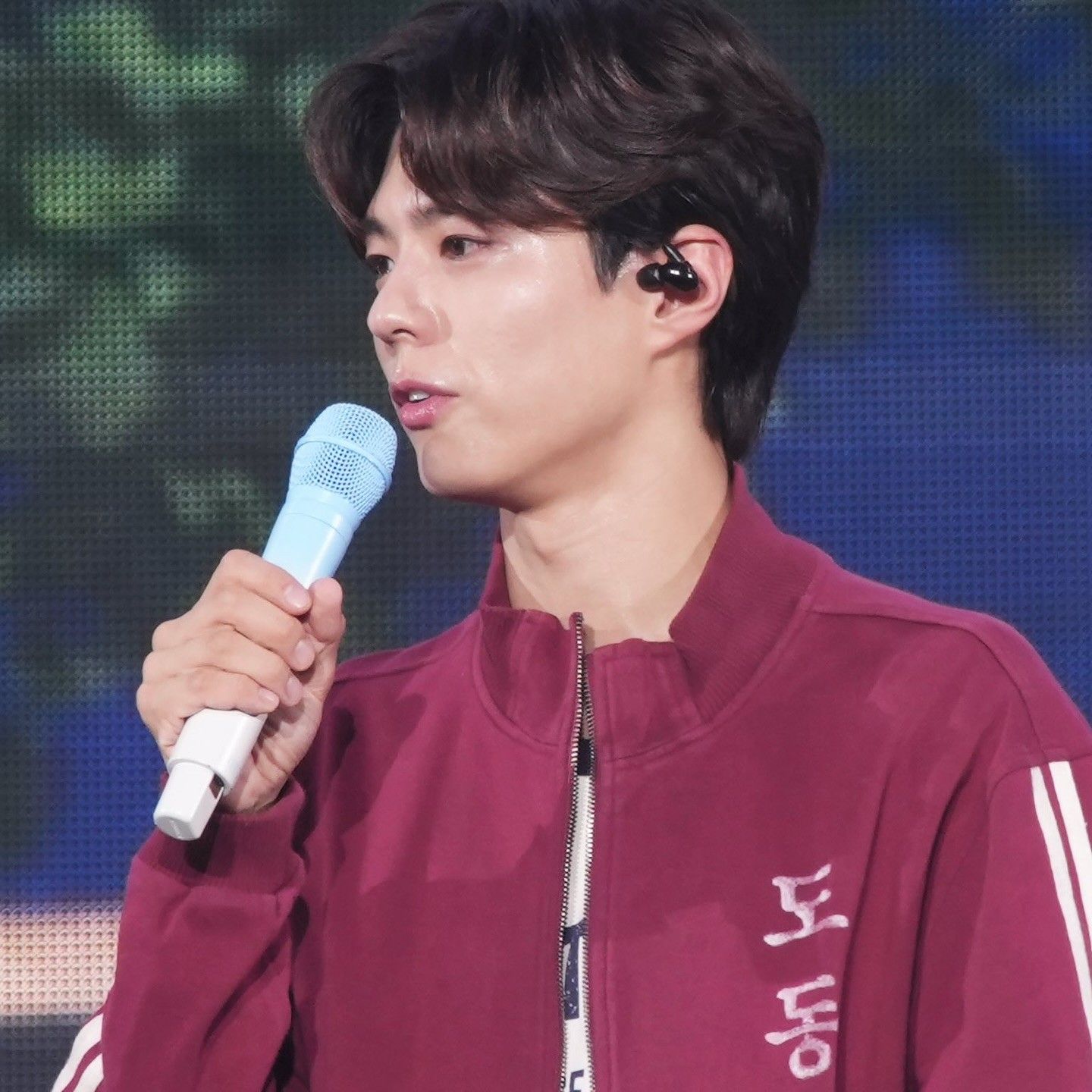 A moment captured by a fan of Park Bogum