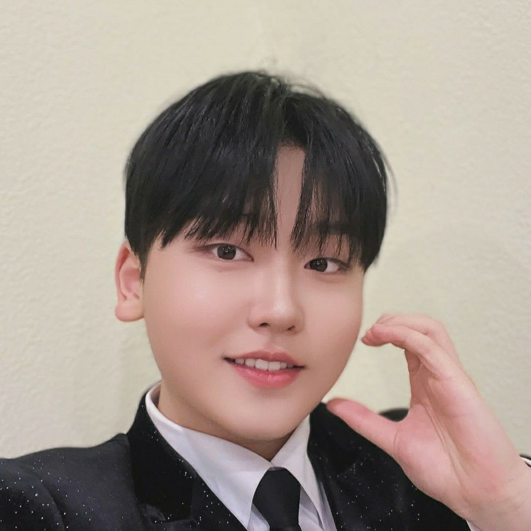 A moment captured by a fan of Park Sungon