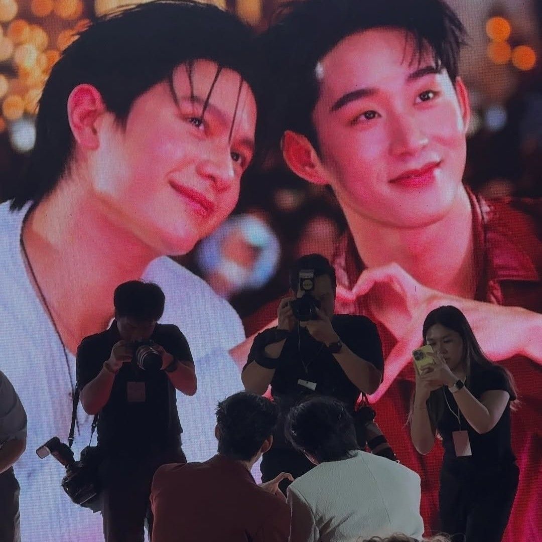 A moment captured by a fan of William Jakrapatr Kaewpanpong