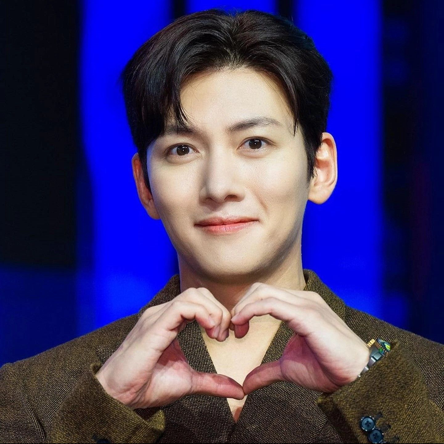 粉絲拍下的池昌旭瞬間