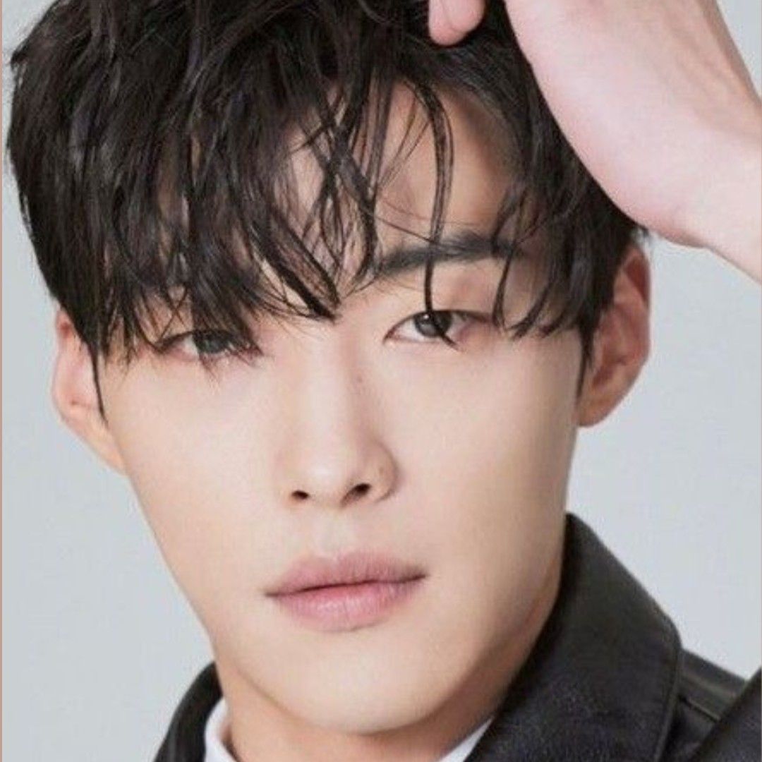 A moment captured by a fan of Woo Dohwan