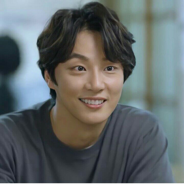 Latest photo of Yoon Shiyoon