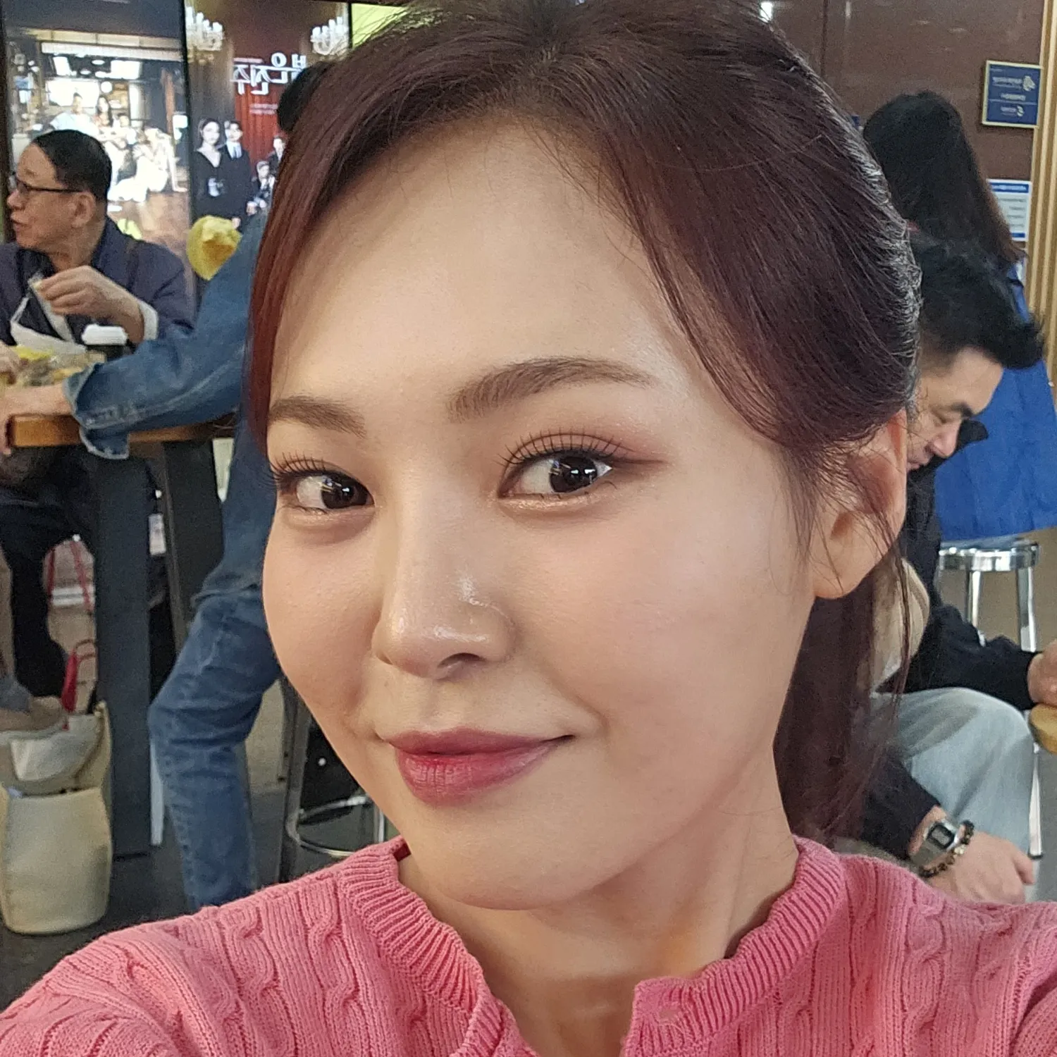 A moment captured by a fan of Miss Kim