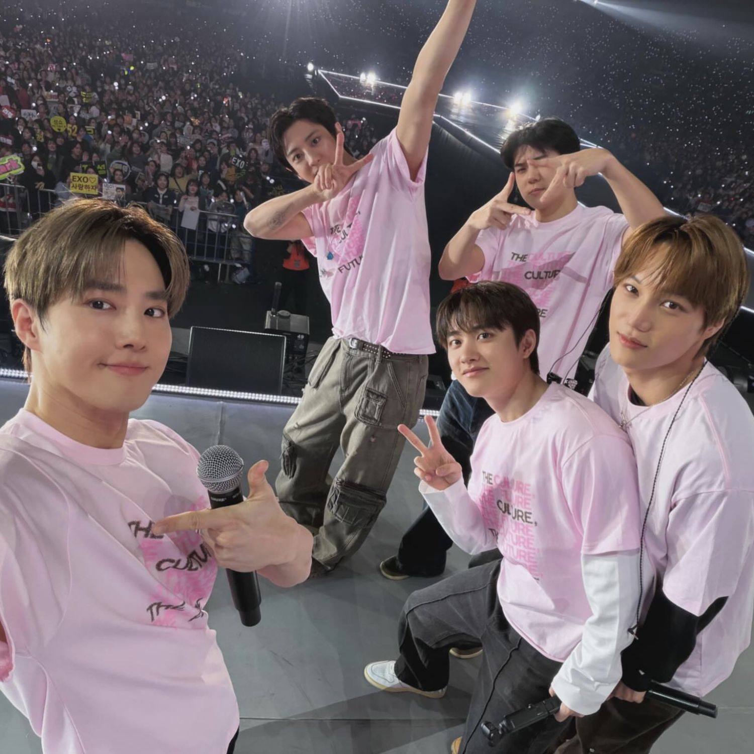 A moment captured by a fan of Suho