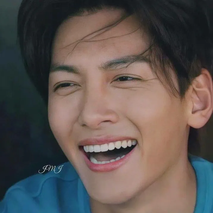 粉絲拍下的池昌旭瞬間