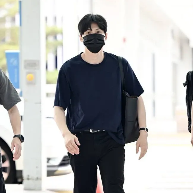 Behind-the-scenes cut of Kim Seonho