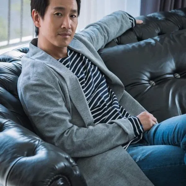 Recent activity shot of Lee Sunkyun