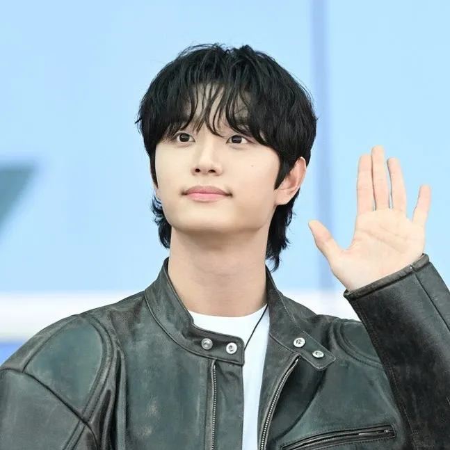 Recent activity shot of Kim Jaewon