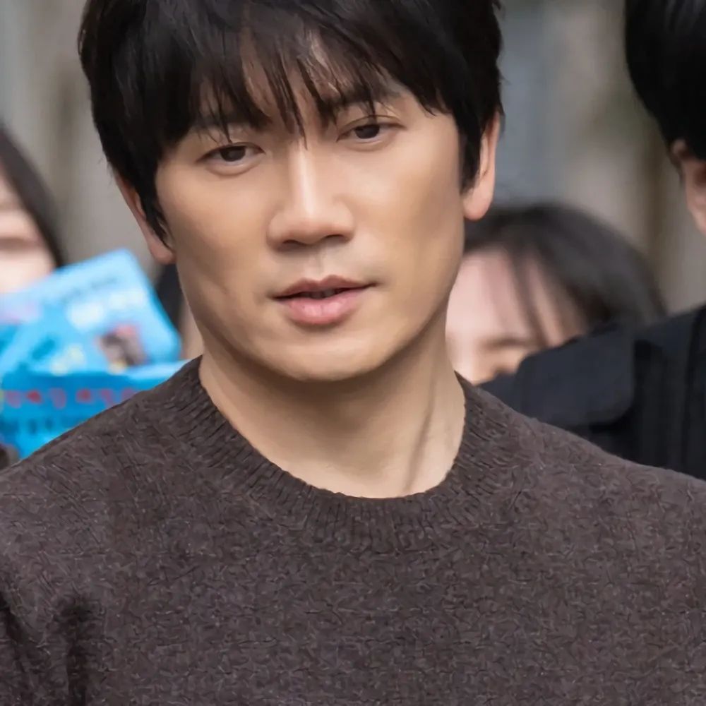 Recent activity shot of Ji Sung