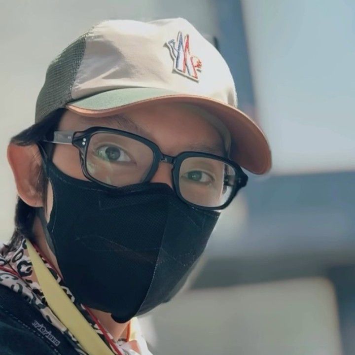 A moment captured by a fan of Lee Joongi