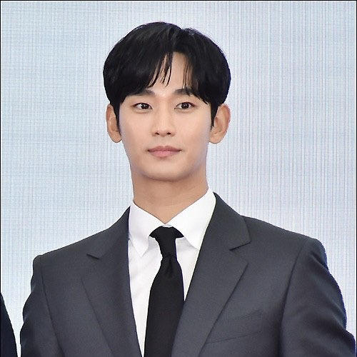 A moment captured by a fan of Kim Soohyun