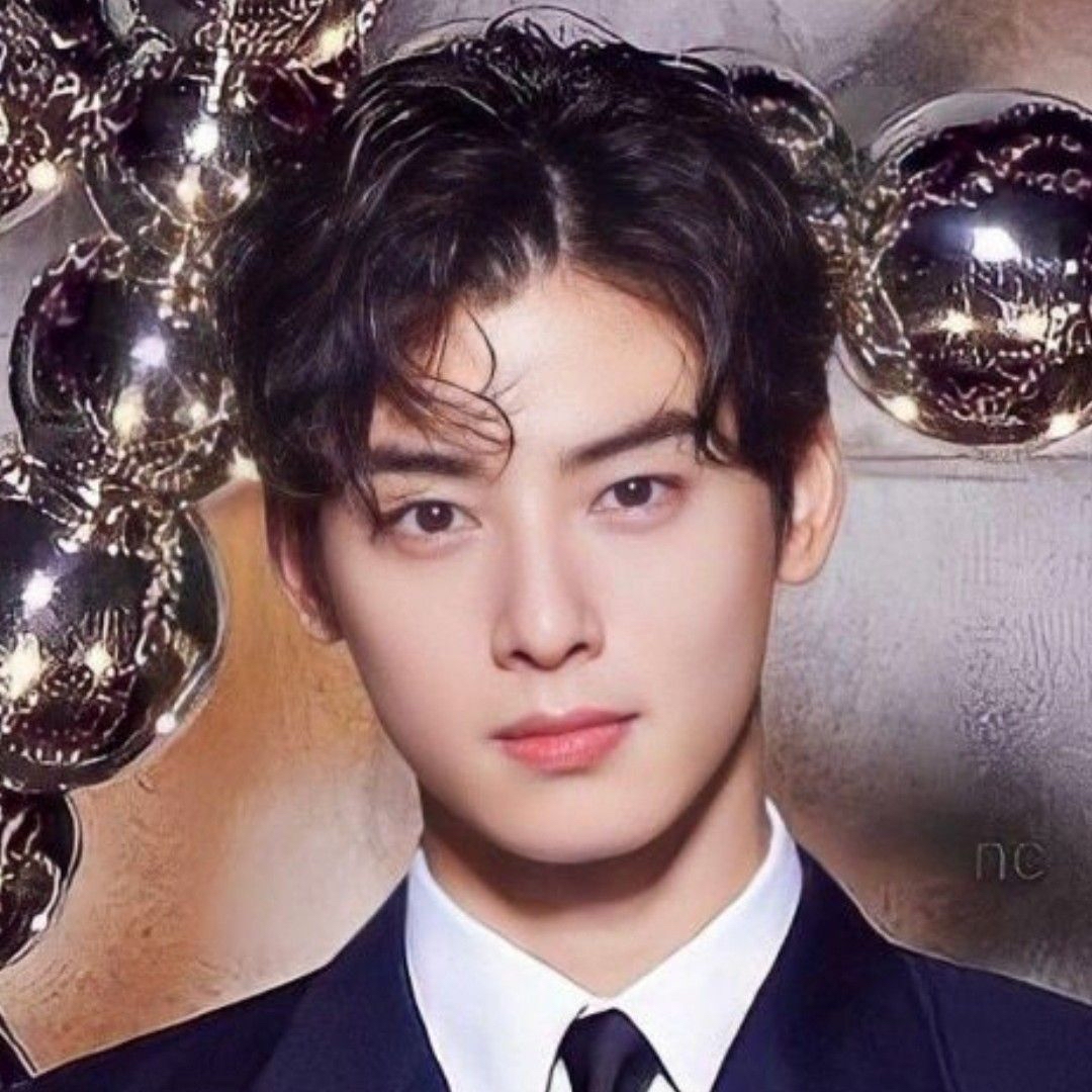 Behind-the-scenes cut of Cha Eunwoo
