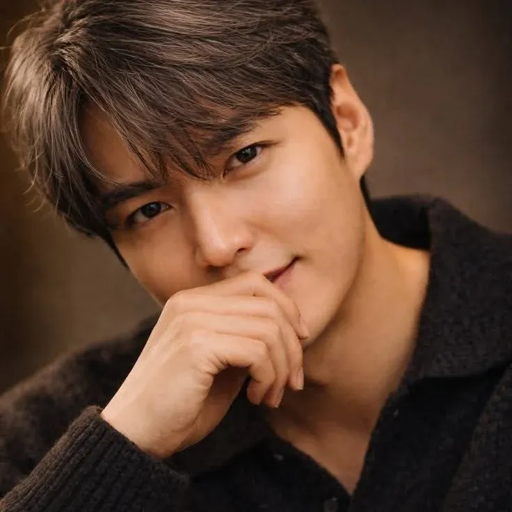 Recent activity shot of Lee Minho