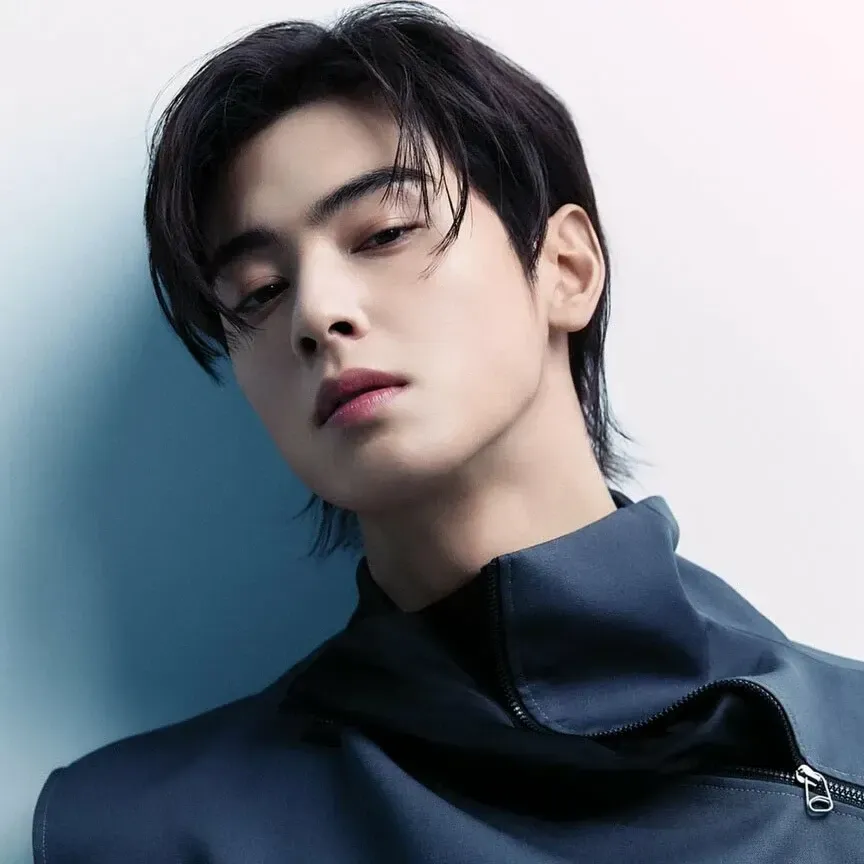 Latest photo of Cha Eunwoo