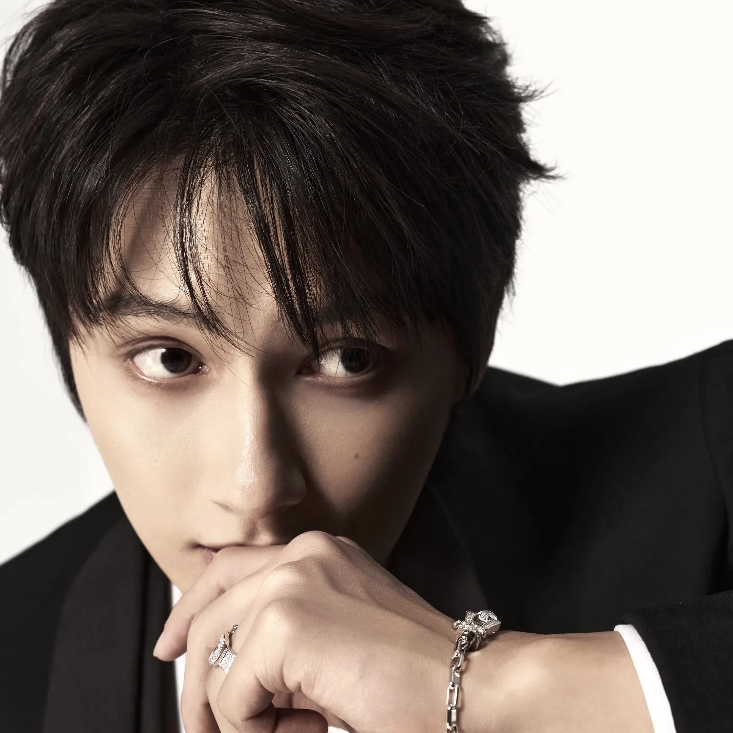 Behind-the-scenes cut of Wen Junhui