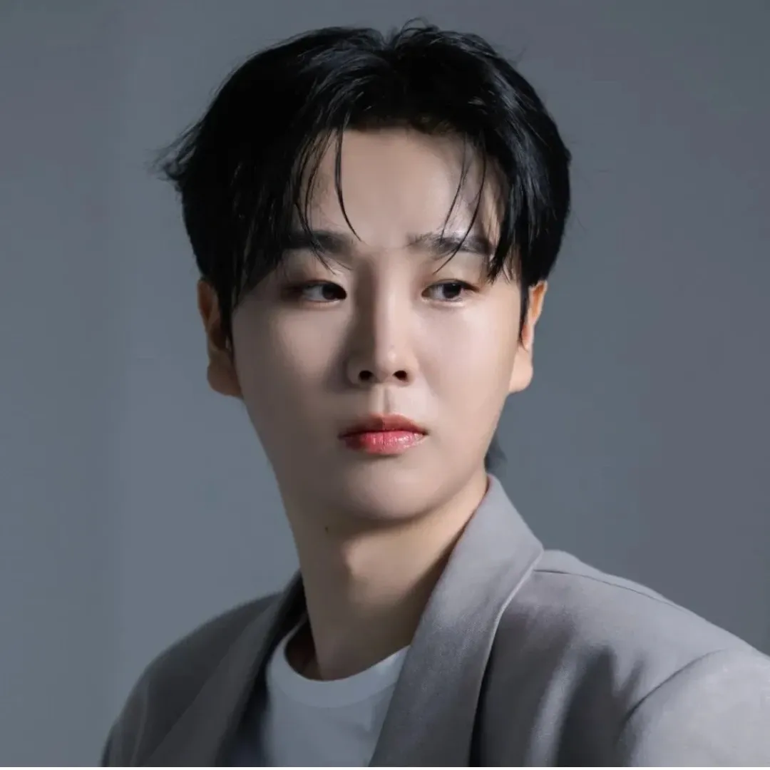 Recent activity shot of Song Minjun