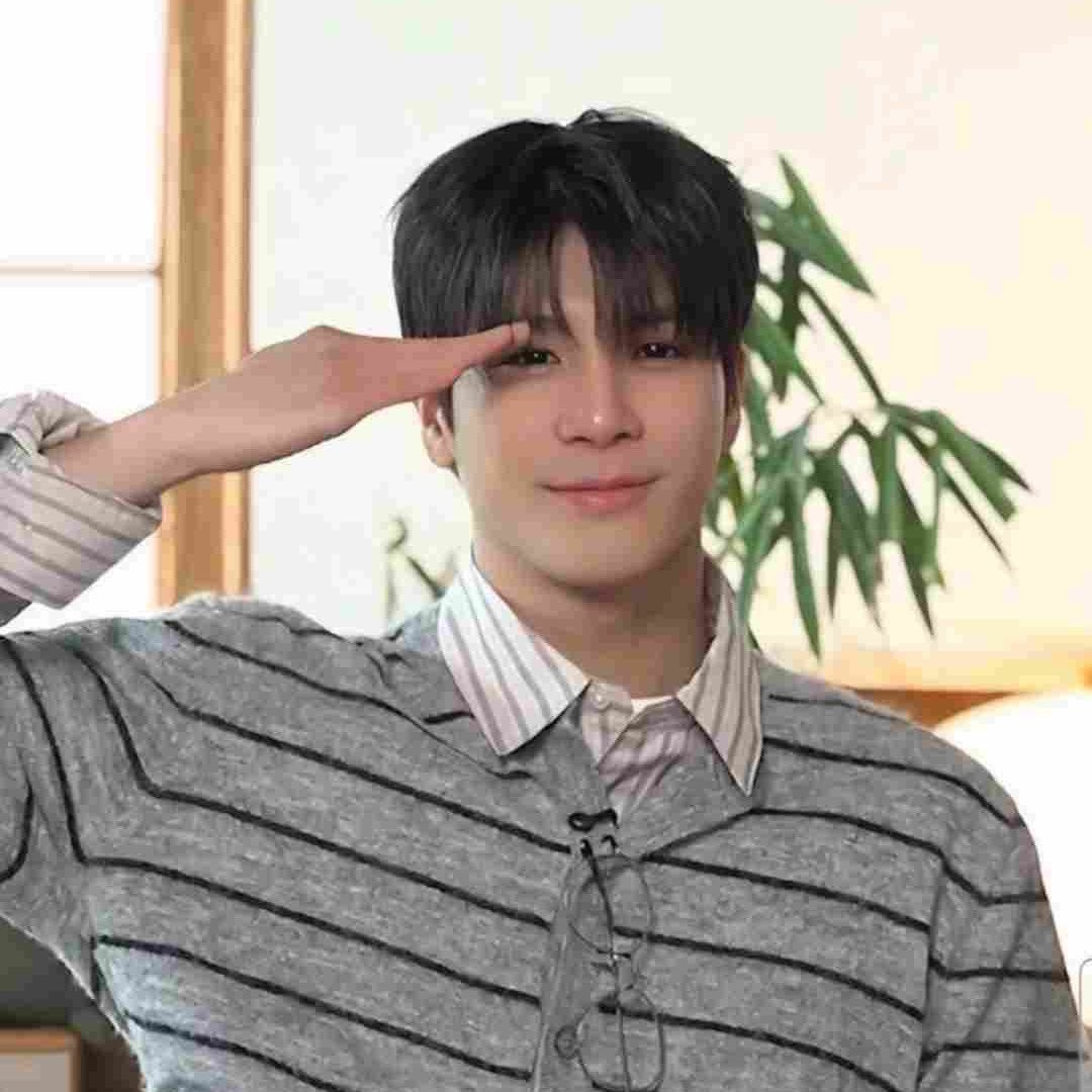 Cuplikan di balik layar dari Jeong Dongwon