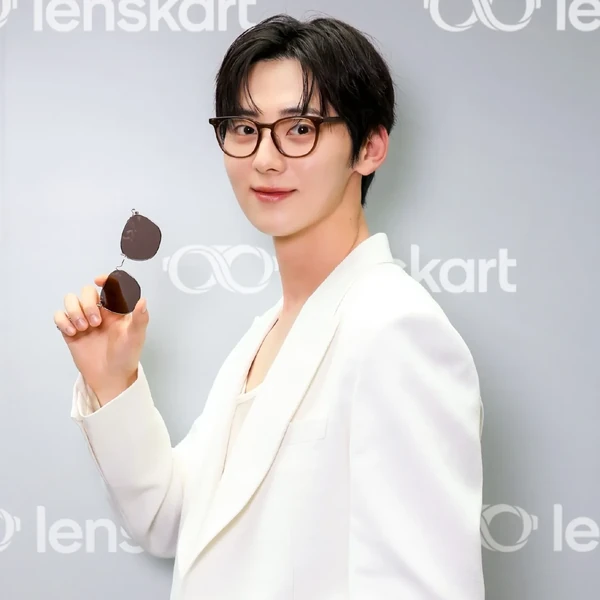 Popular profile photo of Hwang Minhyun loved by fans