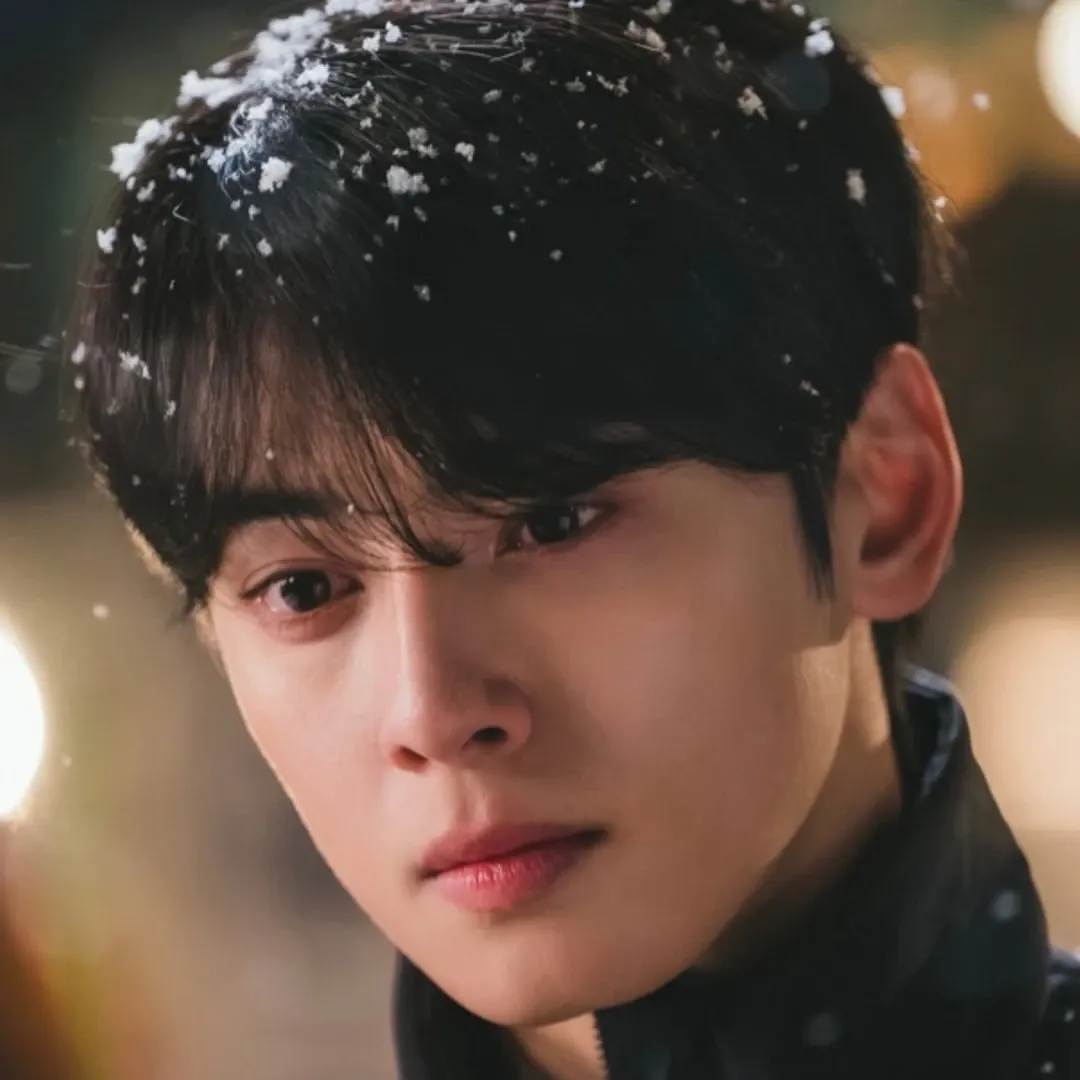 Latest photo of Cha Eunwoo