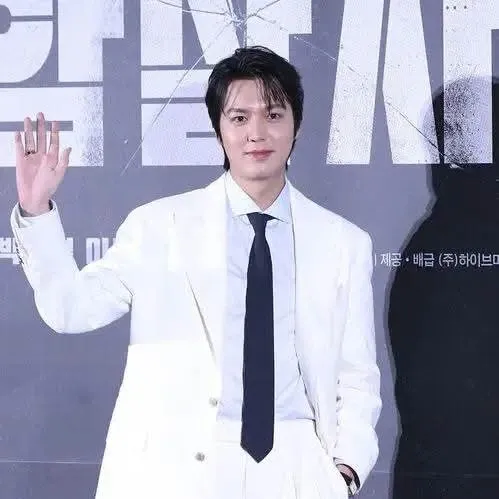 Behind-the-scenes cut of Lee Minho
