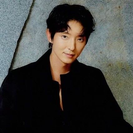 Recent activity shot of Lee Joongi