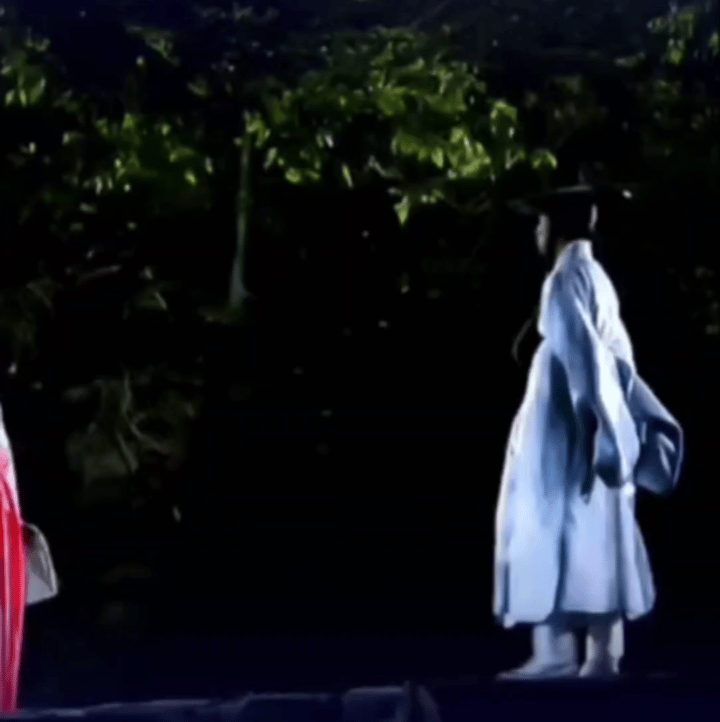 Behind-the-scenes cut of Nam Jihyeon