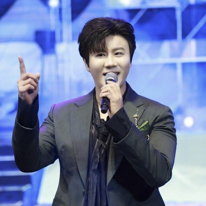 チン・ヘソンの最新写真