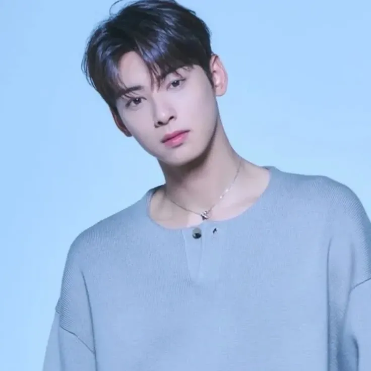 Behind-the-scenes cut of Cha Eunwoo