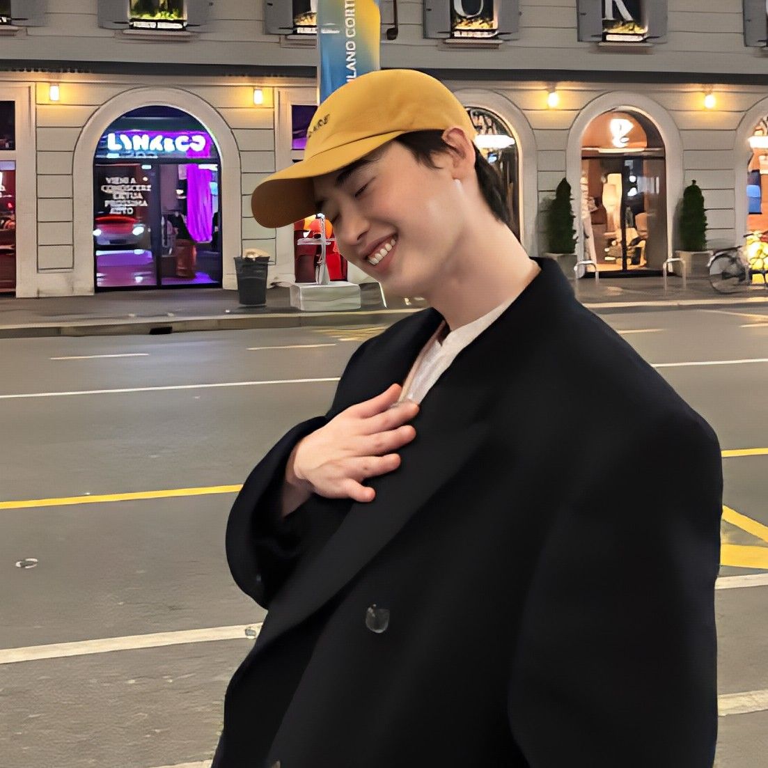 Behind-the-scenes cut of Lee Jongsuk