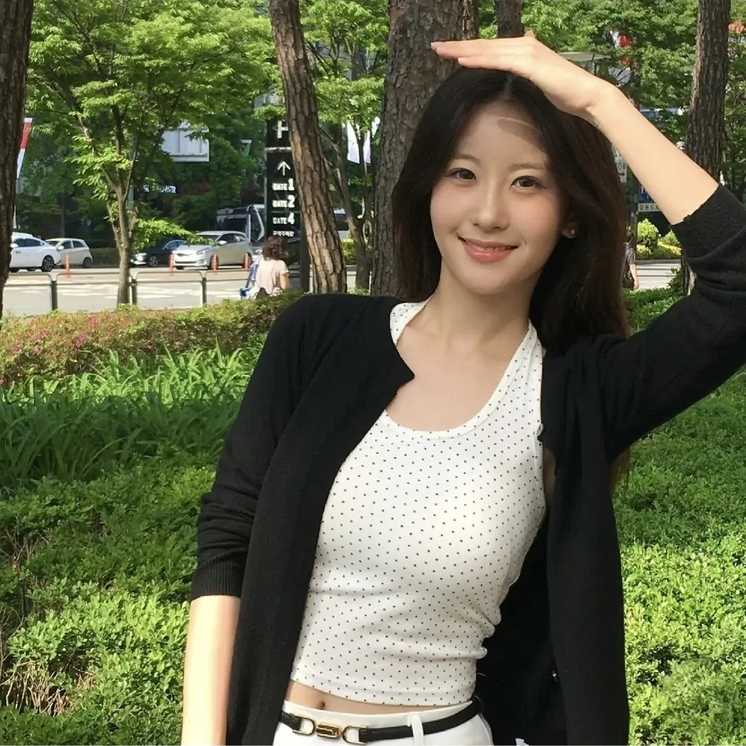 Recent activity shot of Oh Yujin