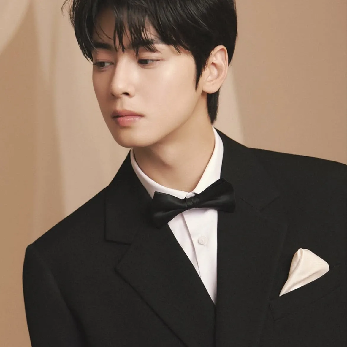 Latest photo of Cha Eunwoo