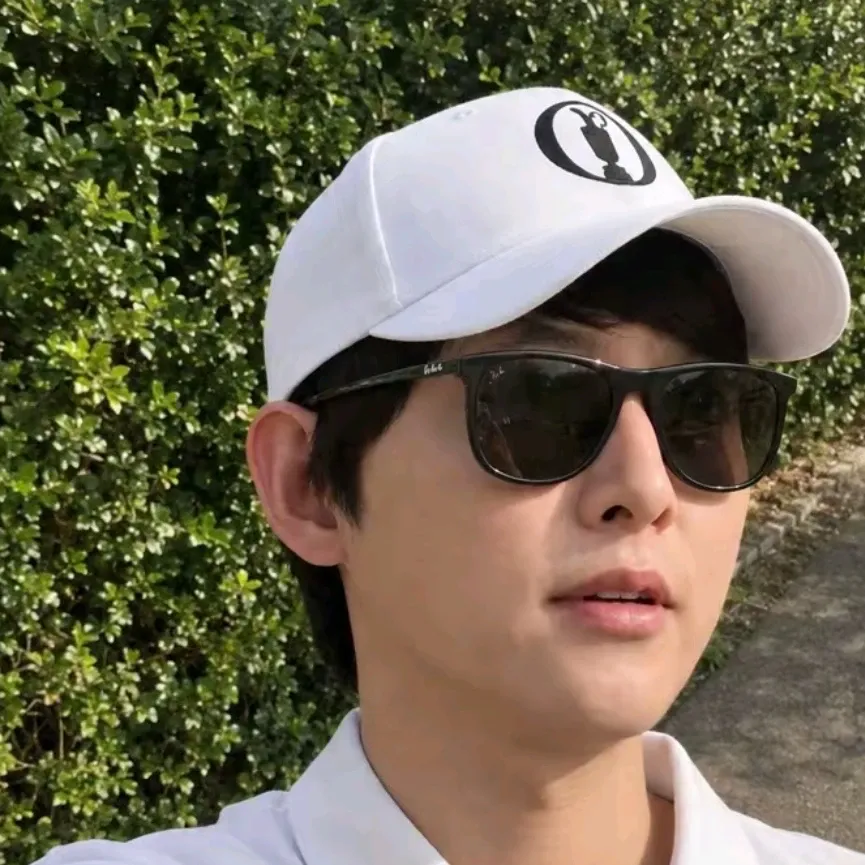 Behind-the-scenes cut of Song Joongki