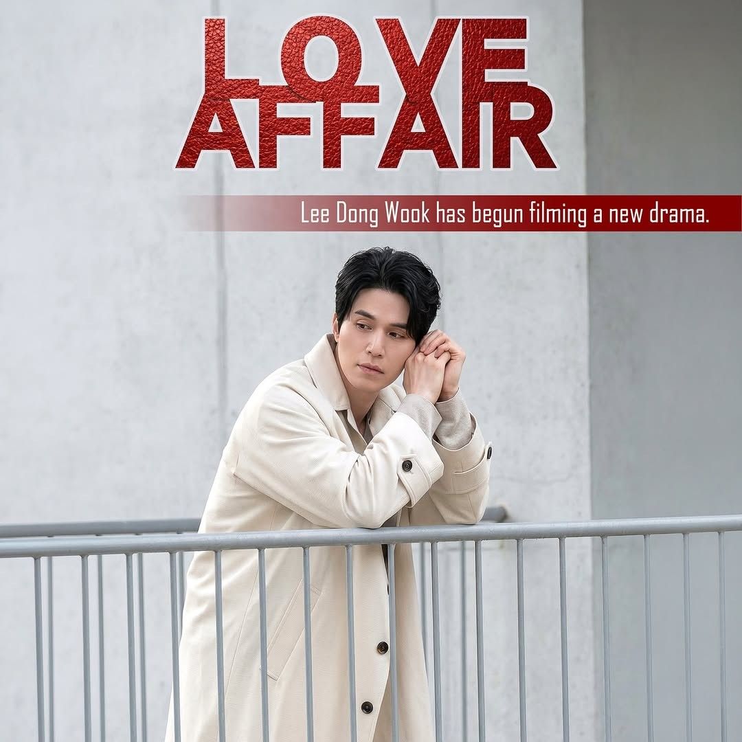 A moment captured by a fan of Lee Dongwook