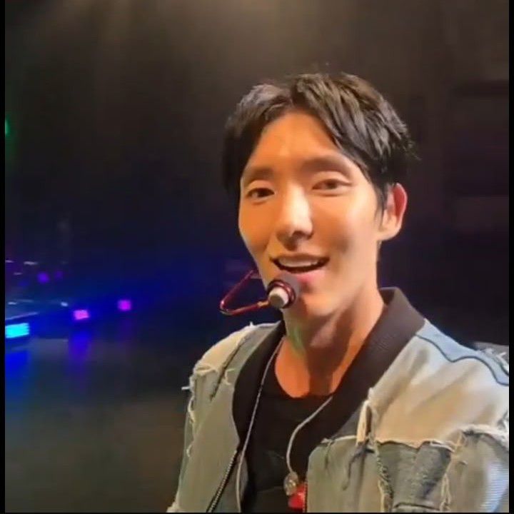 Behind-the-scenes cut of Lee Joongi