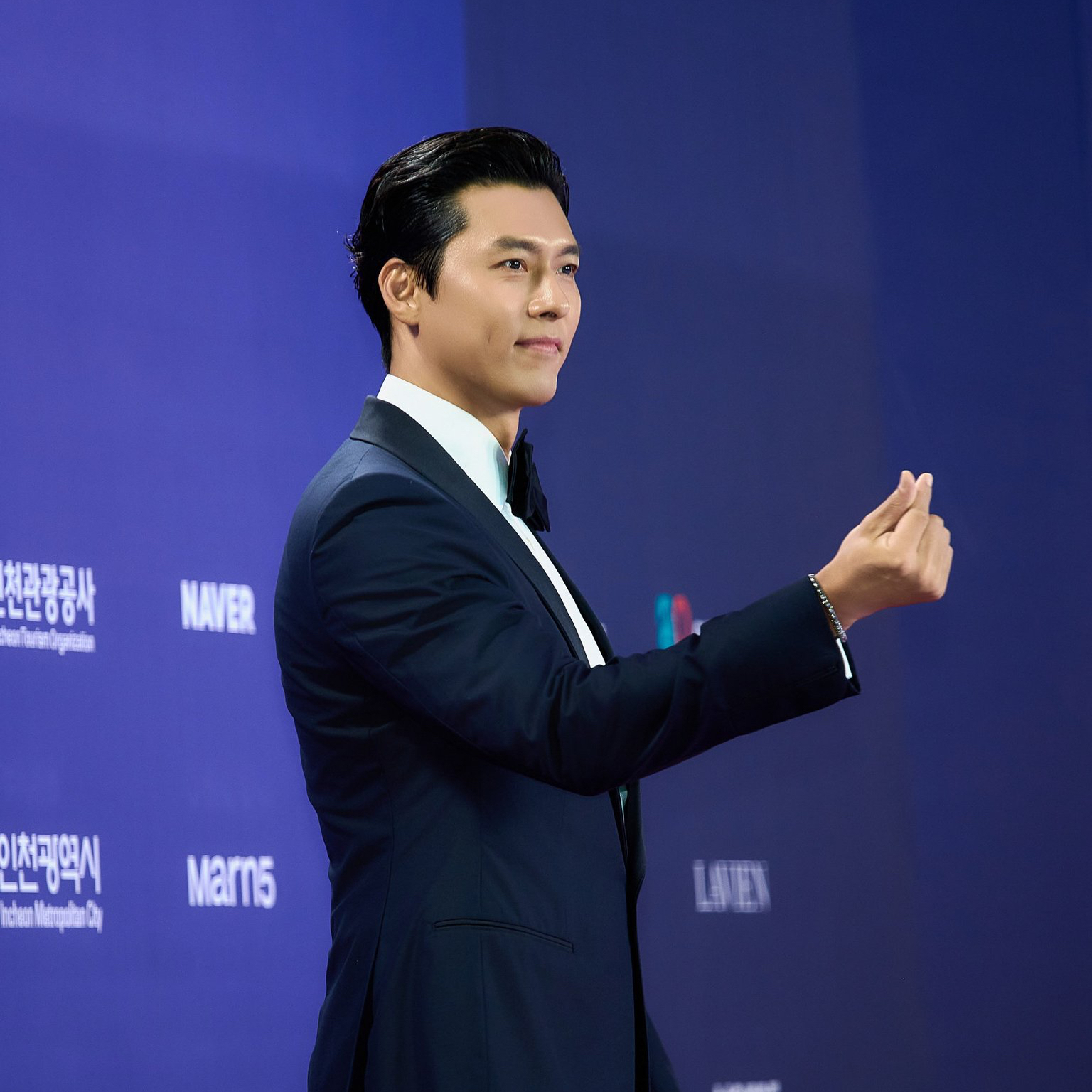 A moment captured by a fan of Hyun Bin