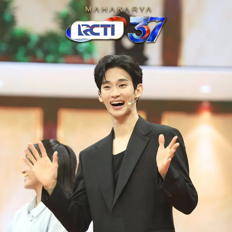Behind-the-scenes cut of Kim Soohyun
