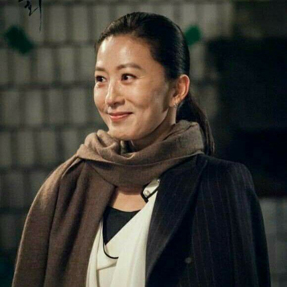 A moment captured by a fan of Kim Heeae