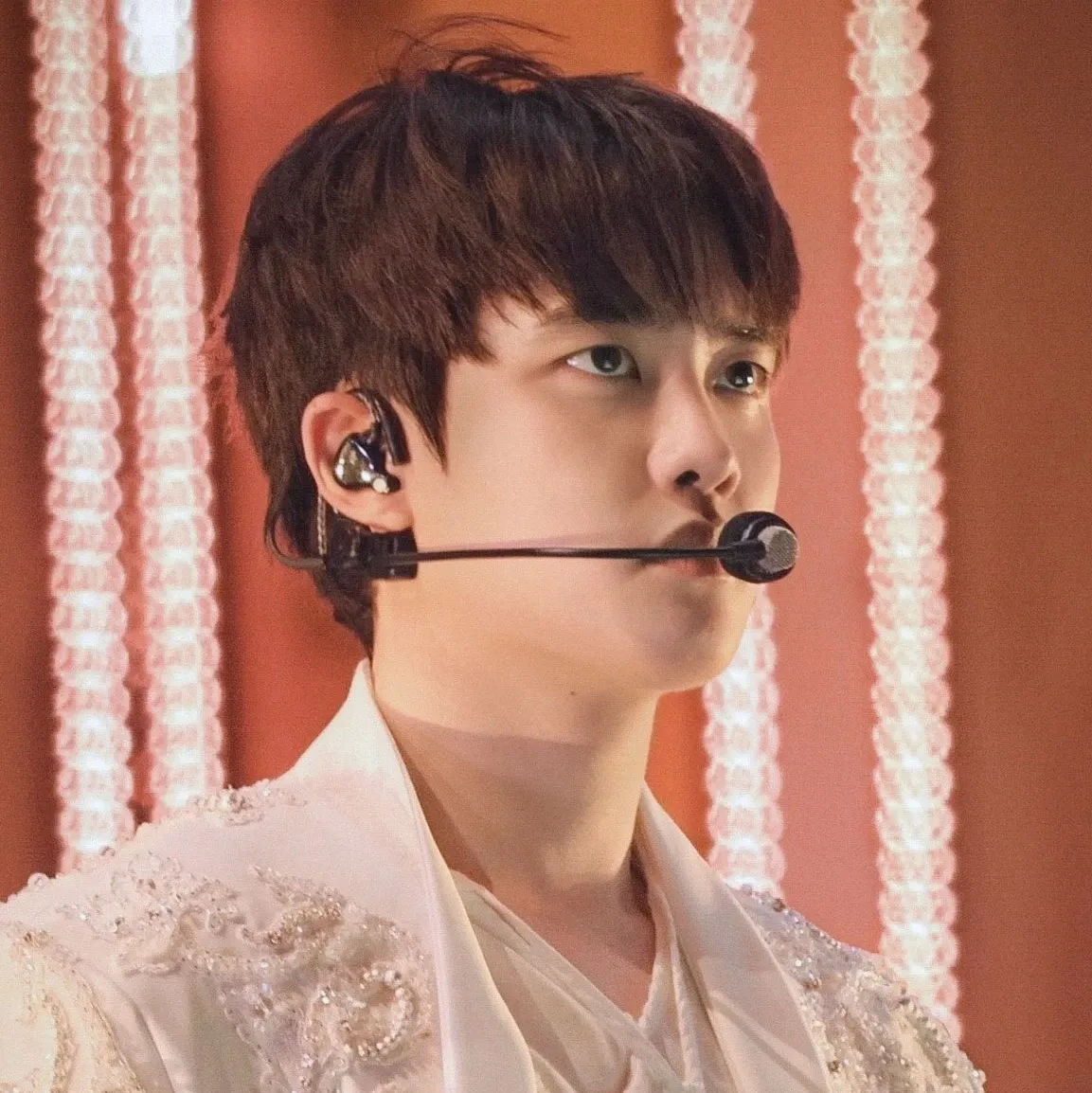 Behind-the-scenes cut of Doh Kyungsoo (D.O.)