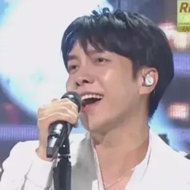 Foto kegiatan terbaru dari Lee Seunggi