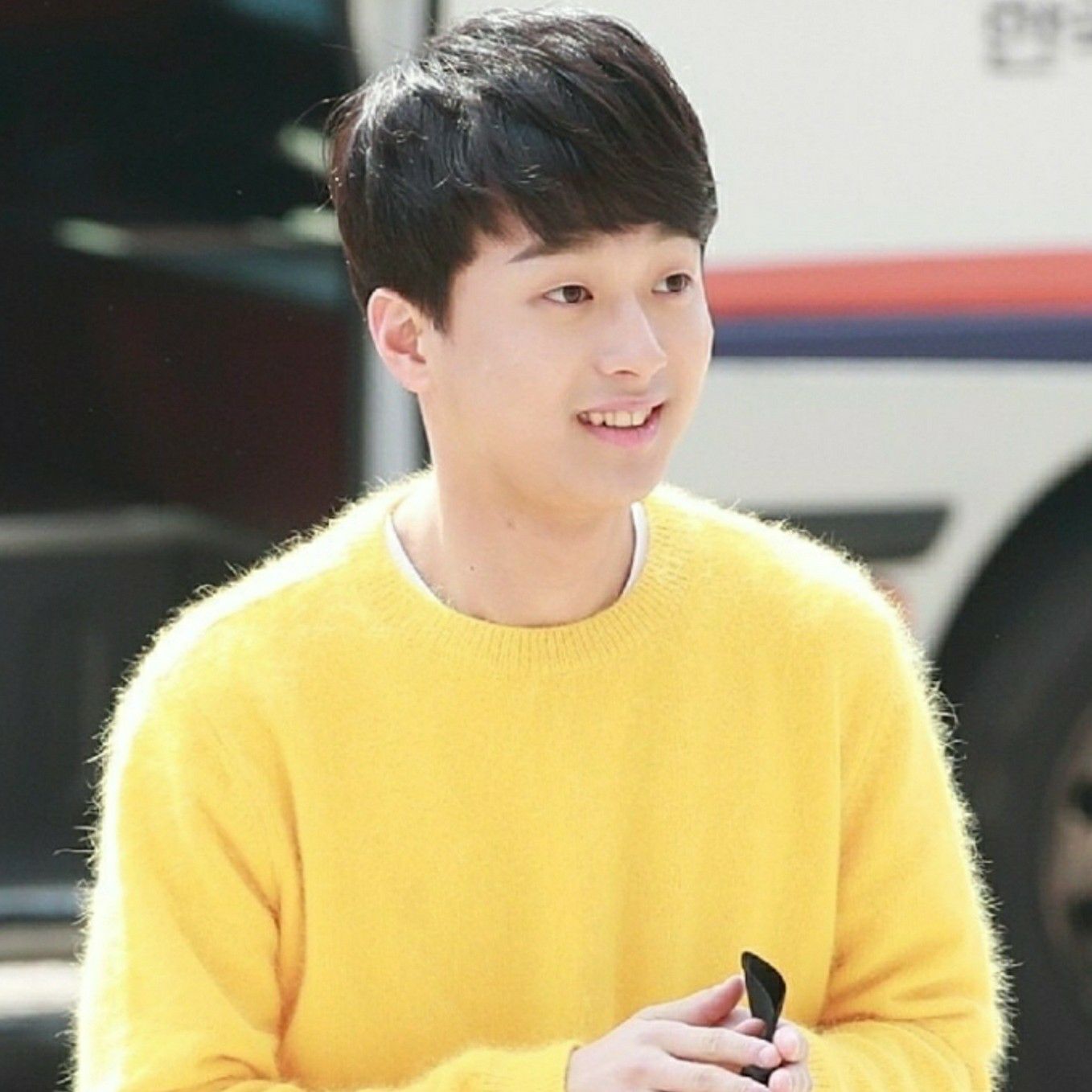 Behind-the-scenes cut of Lee Chanwon