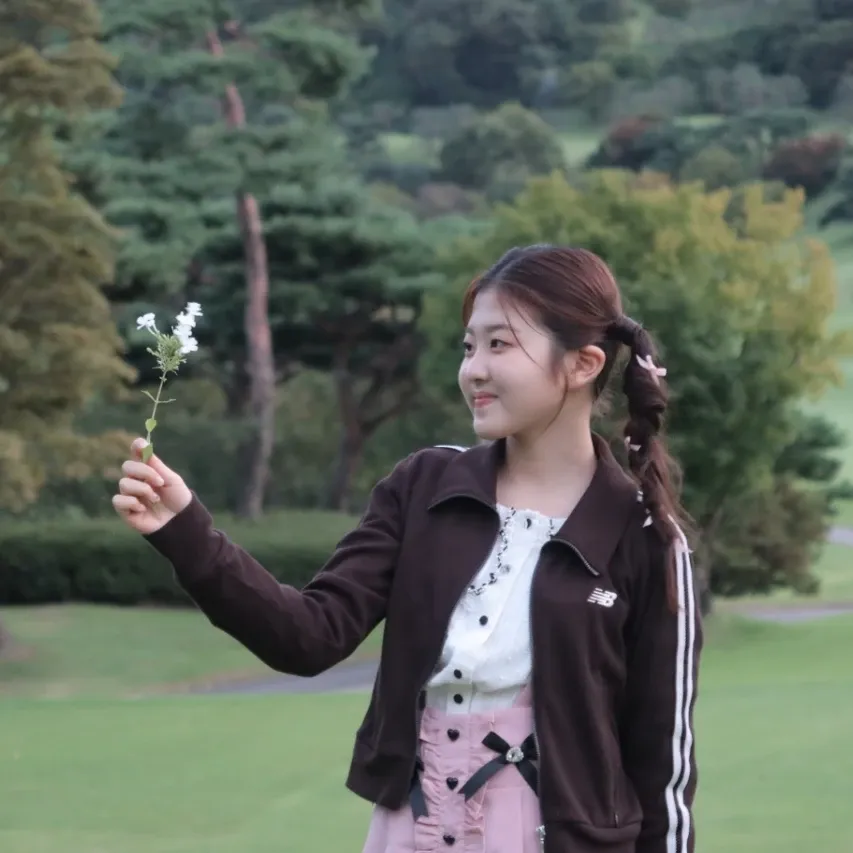 Recent activity shot of Yoon Yoonseo