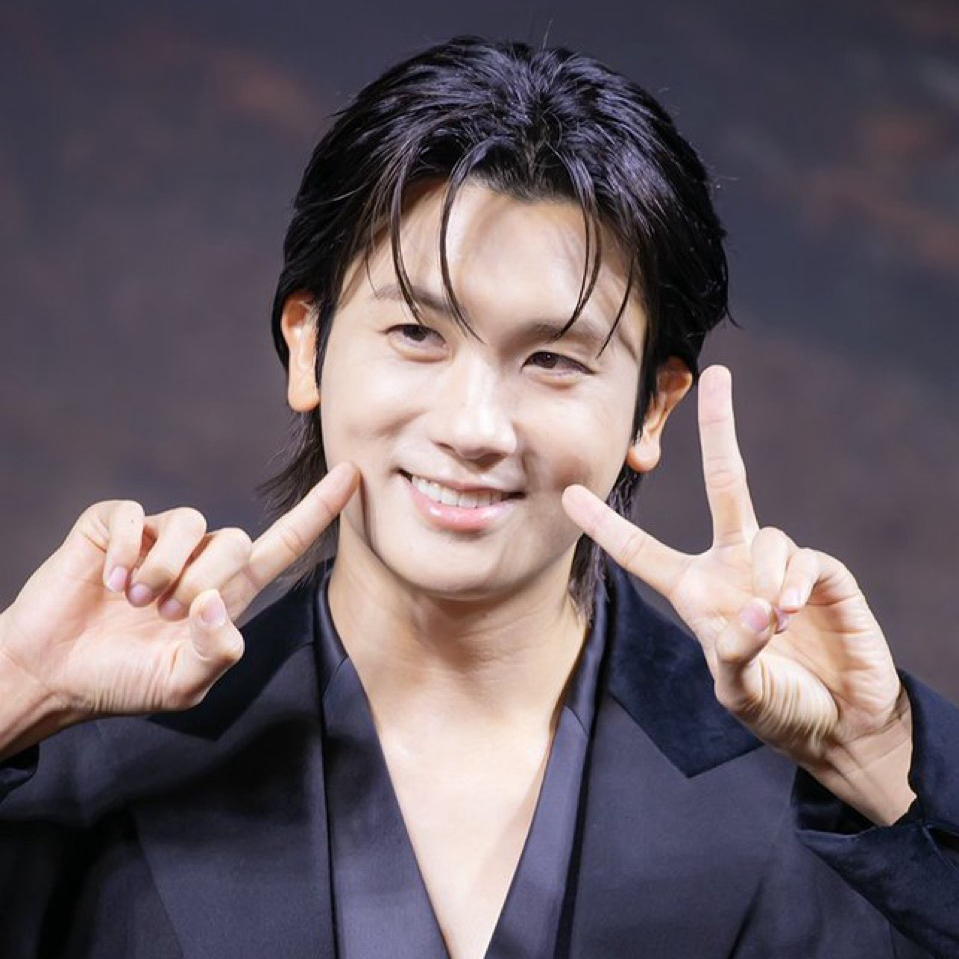 Latest photo of Park Hyungsik